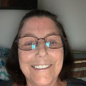 Meet your Posher, Hilary